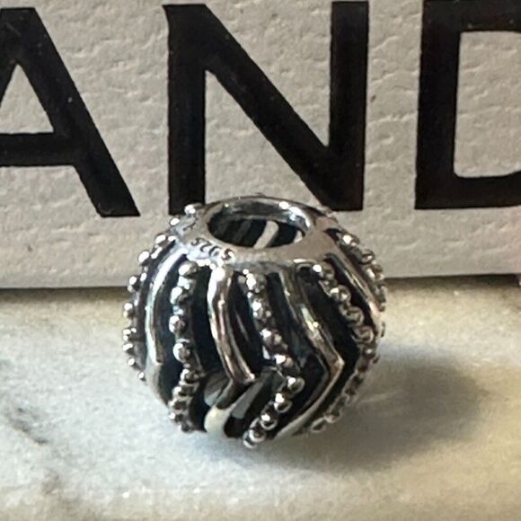 Authentic Pandora Silver Stylish Wish Charm 797805 - Picture 3 of 5
